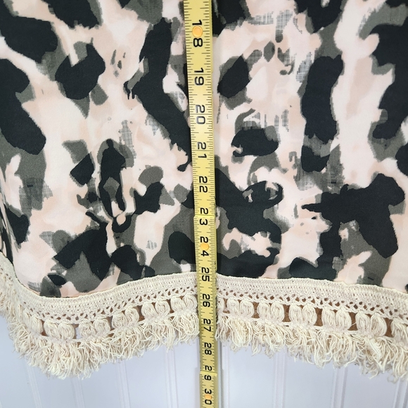 H&M A-Line Skirt Camouflage Print Midi Skirt With A Fringe Trim Size 8 - Picture 11 of 12